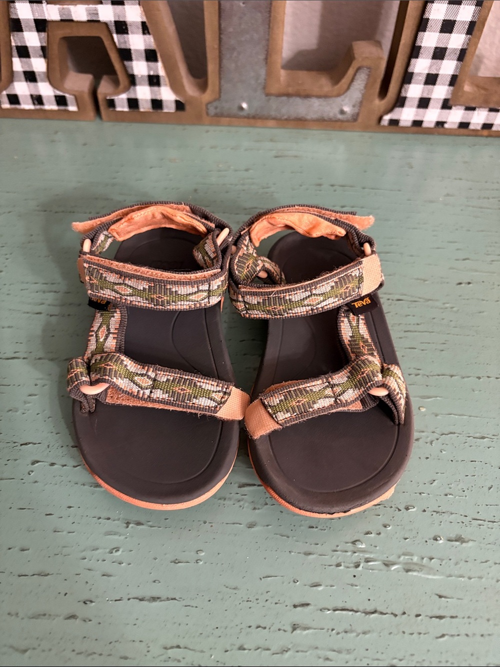 Teva Kids Outdoor Sandals in Peach and Green Camo